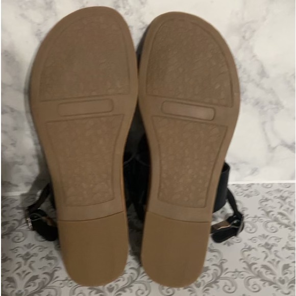 B true bare, straps thong sandal - Picture 6 of 7